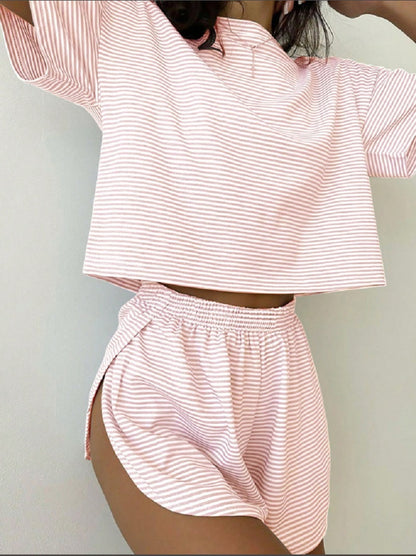🔥Hot Sales 48% OFF - Sidodelade Shorts För Kvinnor Pyjamasset Randigt tryck Crew Neck Kortärmad