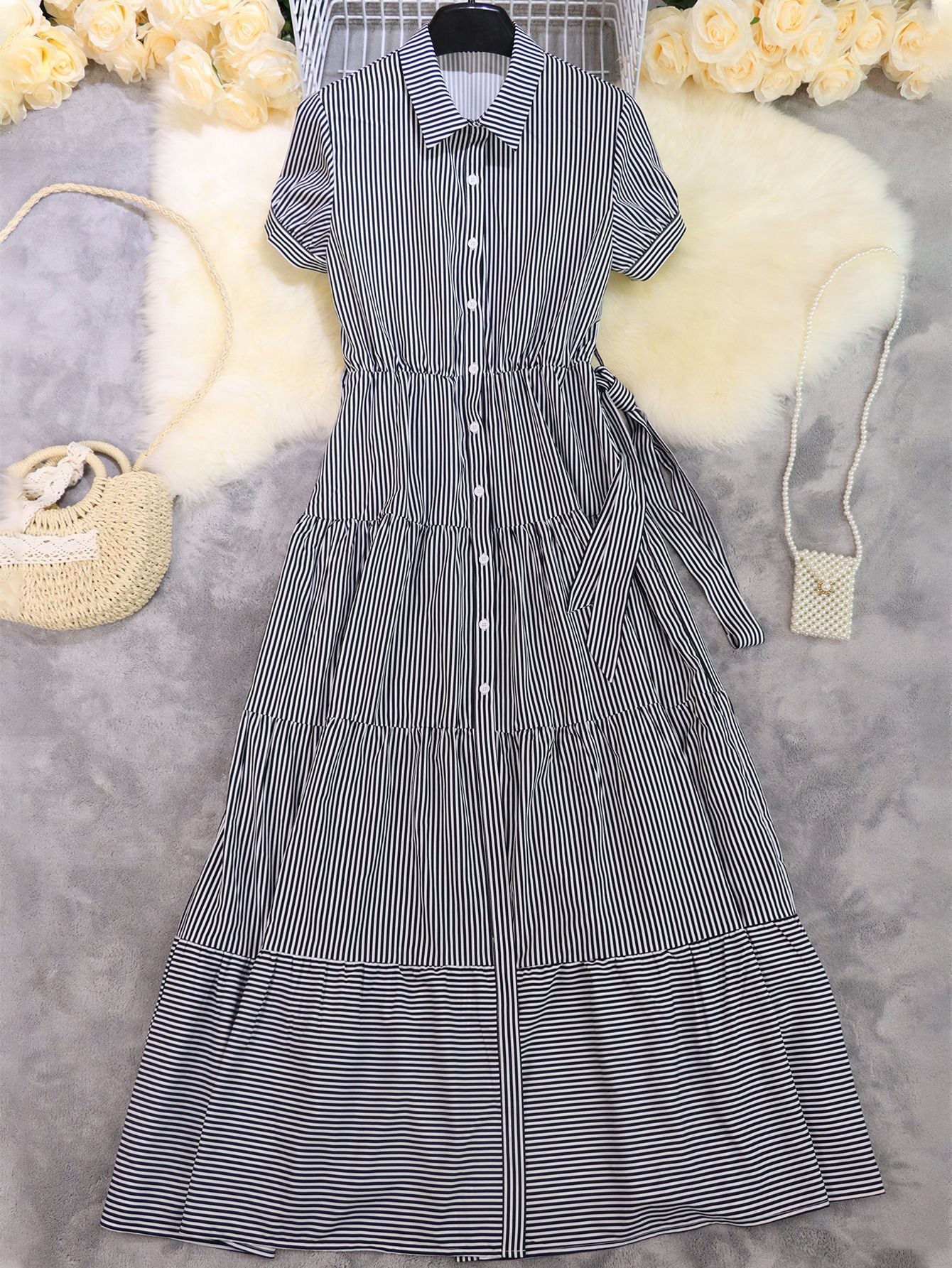 Short-Sleeved V-Neck Ruffled Summer Dress